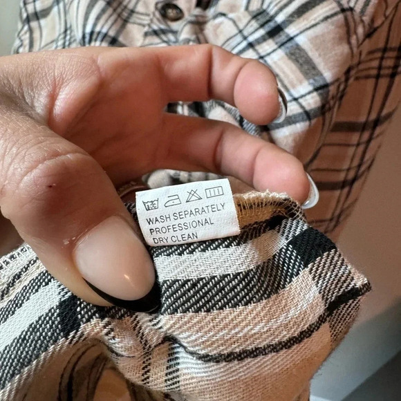Women’s Plaid Button-Down Shirt - tan, black and white, size M - Picture 6 of 6
